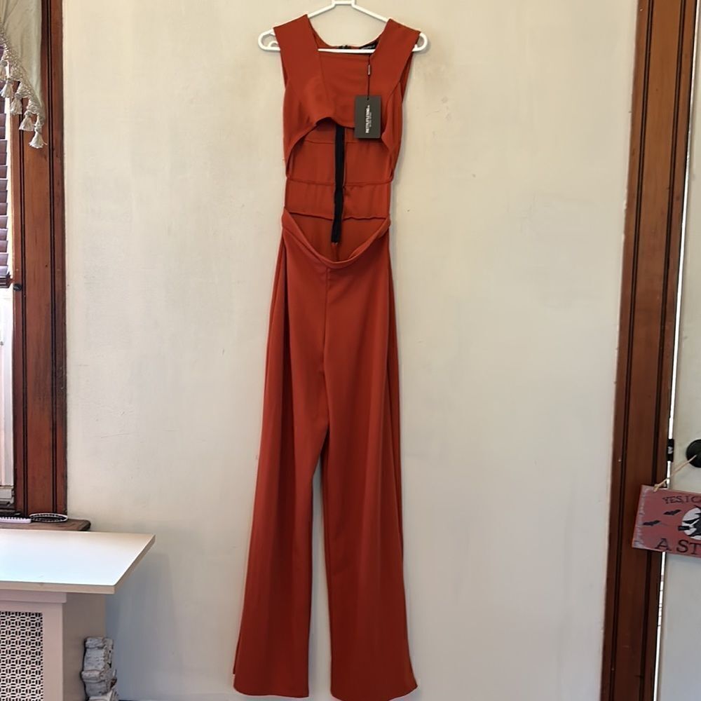 Pretty little thing rust crepe square neck cut out jumpsuit Size 6 New - Picture 2 of 12